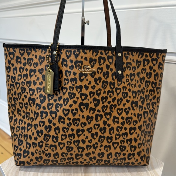 Coach Bag Reversible Leopard City Tote Bag - Picture 5 of 17